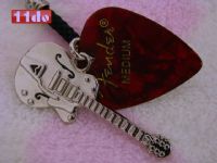 Fender 可卸式金属吉他拨片手机链（红纹色）